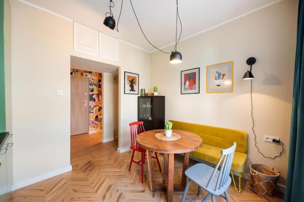 Eclectic City Apartment Near Old Town Varşovia Exterior foto